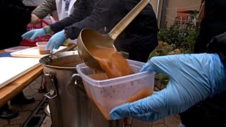 Debrecenben a krisnások mellett egyedül a baptisták próbálkoznak állandó ételosztással.