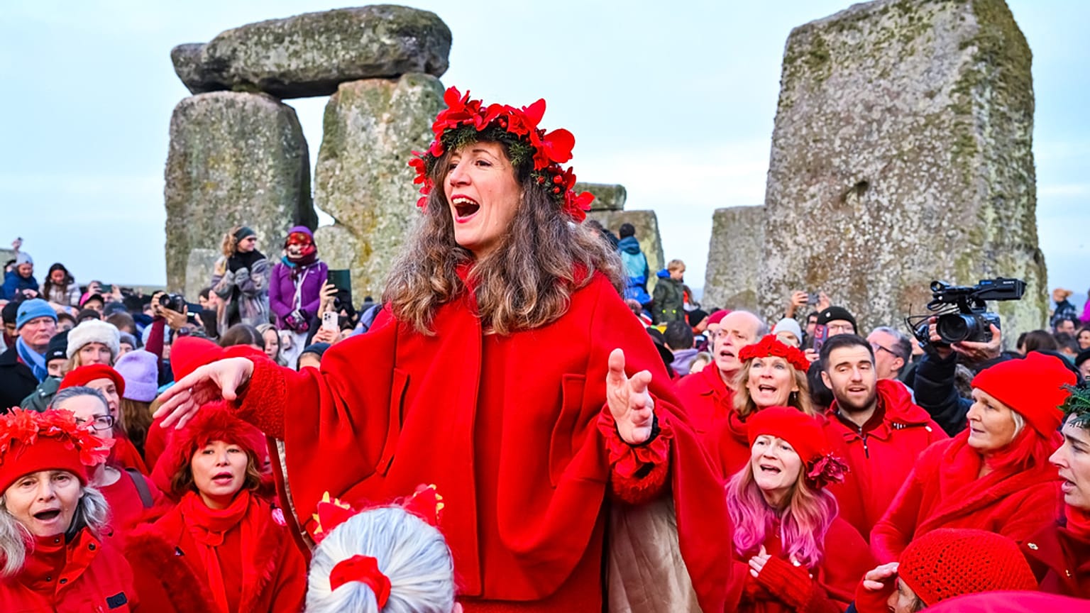 Már napkeltekor a Salisbury-fennsíkon voltak a napfordulót ünneplők 