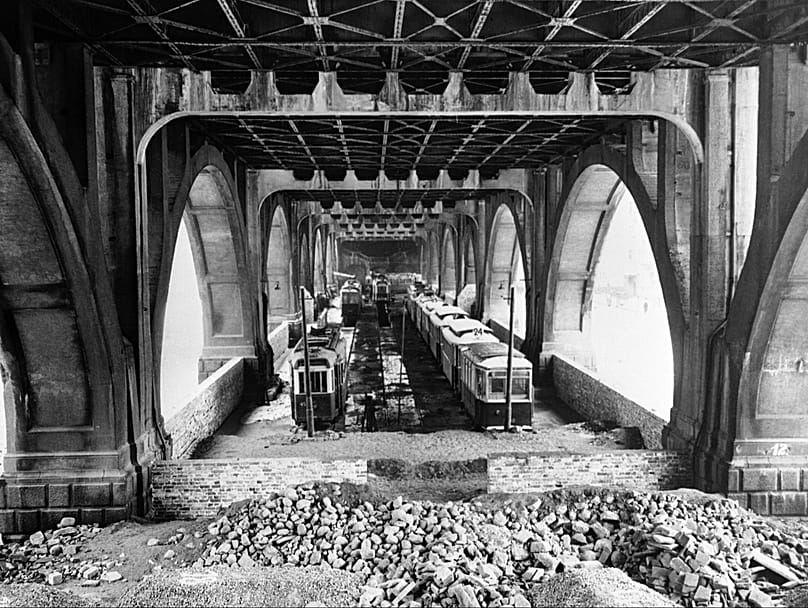 O sistema de elétricos de Varsóvia novamente a funcionar, 14 de dezembro de 1946 