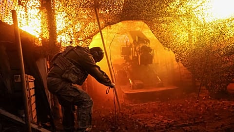 Ukrán tüzér a frontvonalban