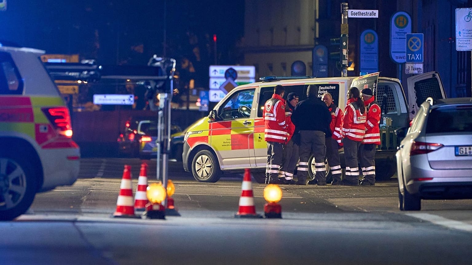 As equipas de emergência acorreram ao local após o acidente, 22 de dezembro de 2025