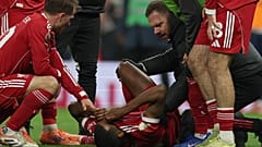 Tottenham karşısında sakatlanan Alexander Isak'a ilk müdahale kulüp personeli tarafından yapıldı, 20 Aralık 2025