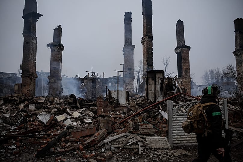 Ruines dans la ville de Kostyantynivka, théâtre de violents combats avec les troupes russes dans la région de Donetsk, en Ukraine, le samedi 20 décembre 2025