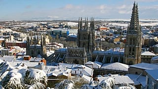 La catedral de Burgos cubierta por un manto de nieve el 17 de diciembre de 2009.