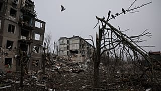 دمار في بلدة كوستيانتينيفكا الأوكرانية في 20 ديسمبر 2025 بعد معارك ضارية مع القوات الروسية.