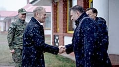 Дональд Туск и Марцин Кервиньский на польско-белорусской границе, источник MIAA