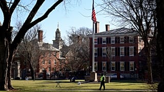 Chefe da polícia da Universidade de Brown afastado após tiroteio 