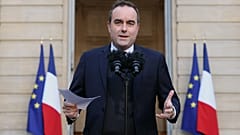 Sébastien Lecornu em Matignon, 24 de novembro de 2025.