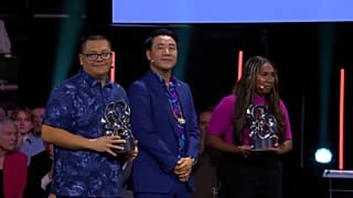 Vanuatu egy nyolcvanhárom szigetből álló ország, amelyet ma körülbelül 335 ezren laknak.