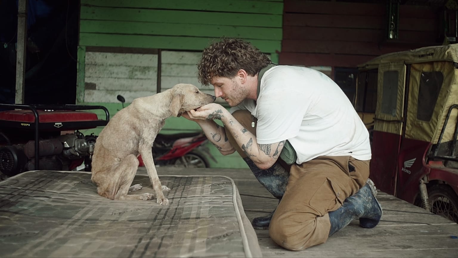 Malte Zierden mit einem Hund