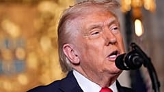US-Präsident Donald Trump bei einer Rede in seinem Mar-a-Lago Club, Palm Springs, Florida, am 22. Dezember 2025