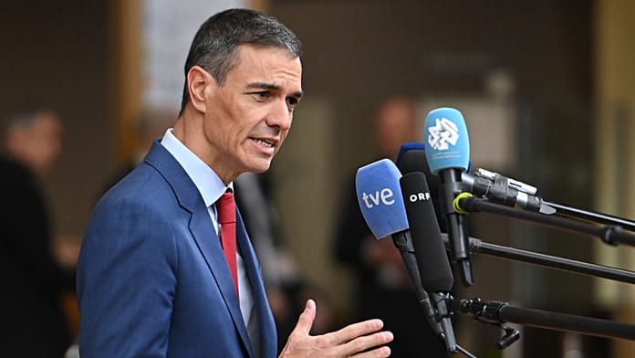 Sánchez envía un mensaje de agradecimiento a los militares españoles: "El esfuerzo merece la pena"