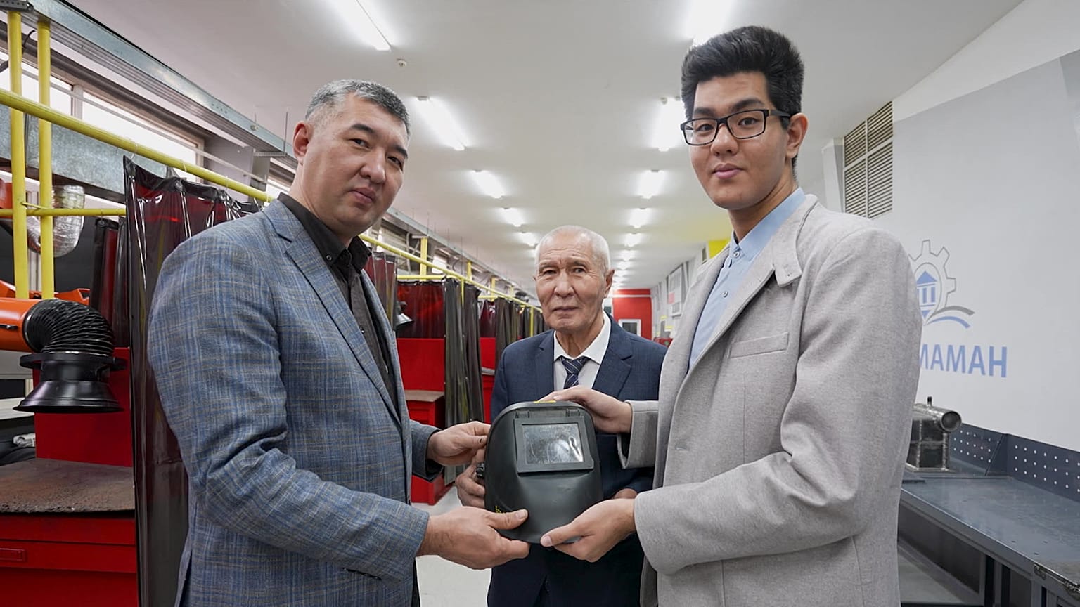 Профессия, передающаяся по наследству: три поколения сварщиков