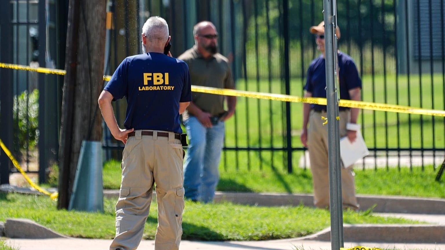 عناصر من مكتب التحقيقات الفيدرالي