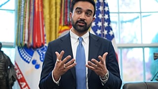 العمدة المنتخب لمدينة نيويورك، زهران مامداني، يتحدث بعد اجتماعه مع الرئيس دونالد ترامب في المكتب البيضاوي بالبيت الأبيض، يوم الجمعة 21 نوفمبر 2025، في واشنطن