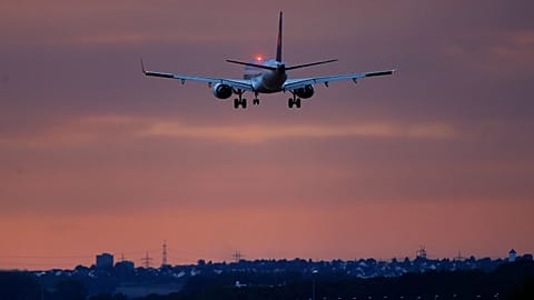 پرواز هواپیما