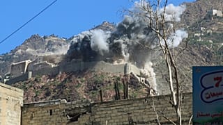 غارات سعودية على  قلعة القاهرة في اليمن 2015