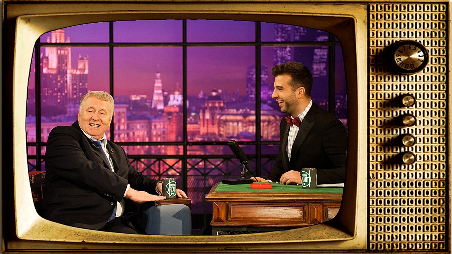 Ivan Urgant vendégével, Vlagyimir Zsirinovszkijjal egy késő esti showműsorban, 2012-ben