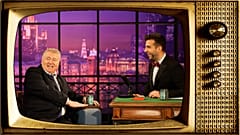 Ivan Urgant vendégével, Vlagyimir Zsirinovszkijjal egy késő esti showműsorban, 2012-ben