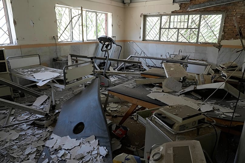 نمایی از حمله به زندان اوین در تهران 