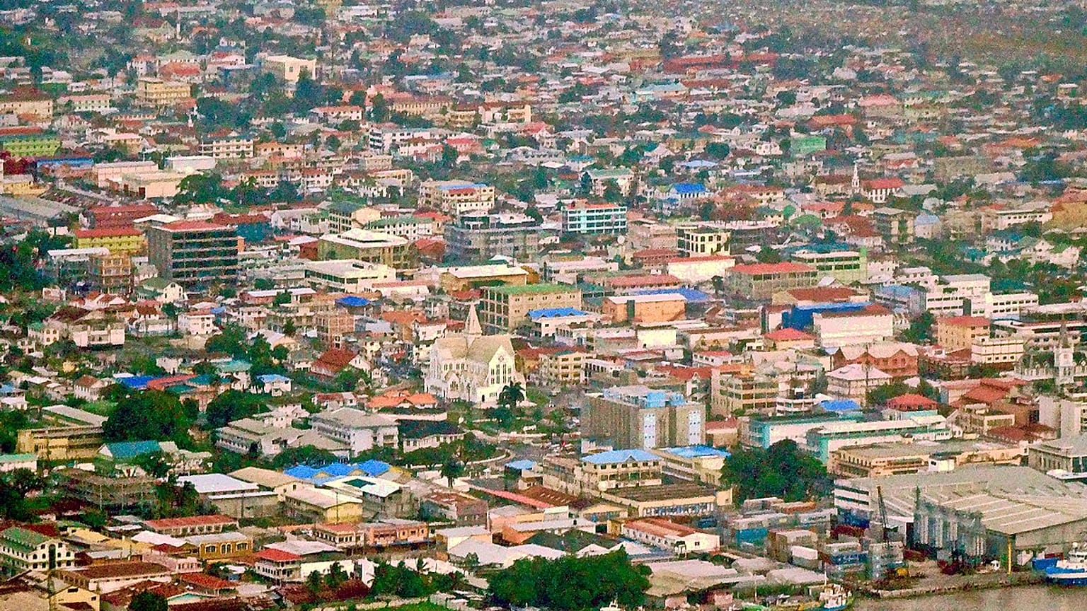 Guyana'nın başkenti Georgetown'dan bir görüntü.