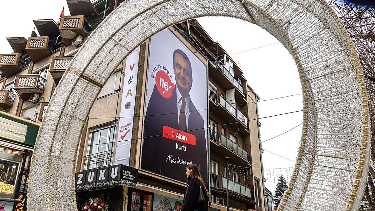 Megkezdődtek az előrehozott parlamenti választások Koszovóban