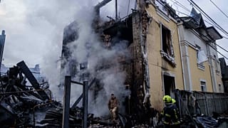 Russia claims to have captured two Ukrainian cities as Zelenskyy heads for peace talks with Trump