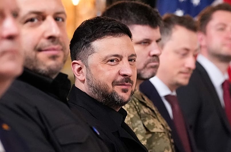 Ο Βολοντίμιρ Ζελένκσι και η διαπραγματευτική του ομάδα