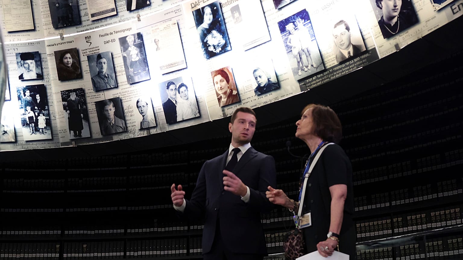 زار جوردان بارديللا، زعيم التجمع الوطني الفرنسي، نصب ياد فاشيم التذكاري للمحرقة في القدس يوم 26 مارس 2025.