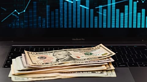 نوسان نرخ دلار آمریکا