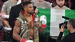 DATEI: Anthony Joshua im Ring vor dem Kampf gegen Jake Paul in Miami, 19. Dezember 2025 