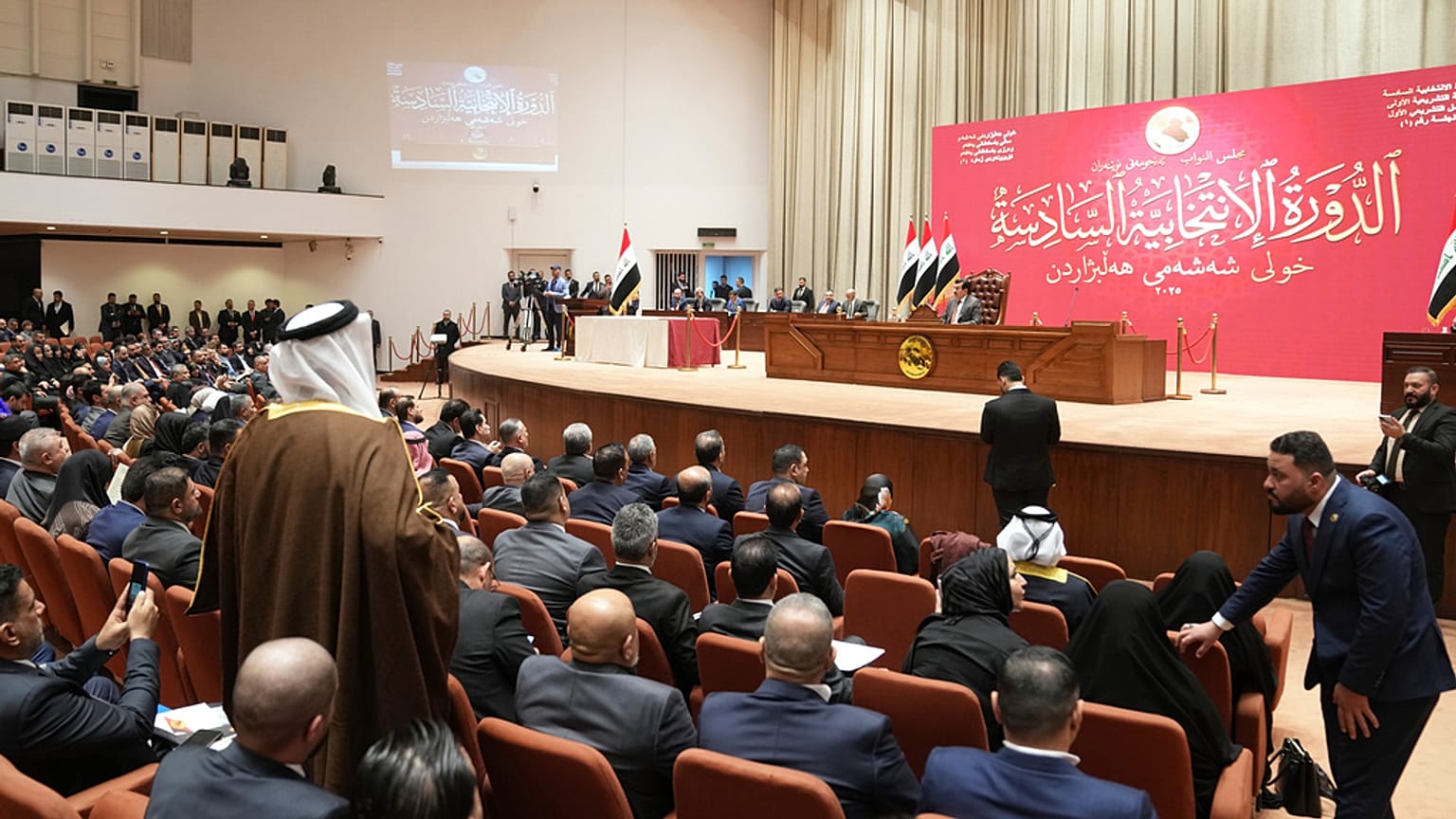 حضر النواب المنتخبون حديثاً الجلسة الأولى للبرلمان في بغداد، العراق، يوم الاثنين 29 ديسمبر/كانون الأول 2025. 