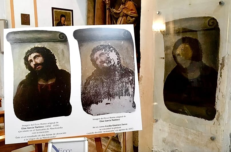 ARŞİV -  Borja Kilisesi'nde Elias Garcia Martinez'in 'Ecce Homo' duvar resminin yıpranmış hali (sağda), orijinalinin bir kopyasının yanında (solda).