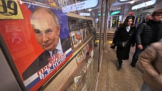 Russie : les calendriers à l’effigie de Vladimir Poutine s’arrachent