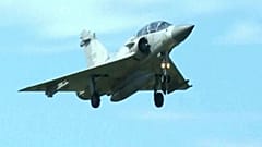 Un avion de chasse taïwanais se prépare à atterrir sur la base aérienne de Hsinchu, à Taïwan, le 29 décembre 2025.