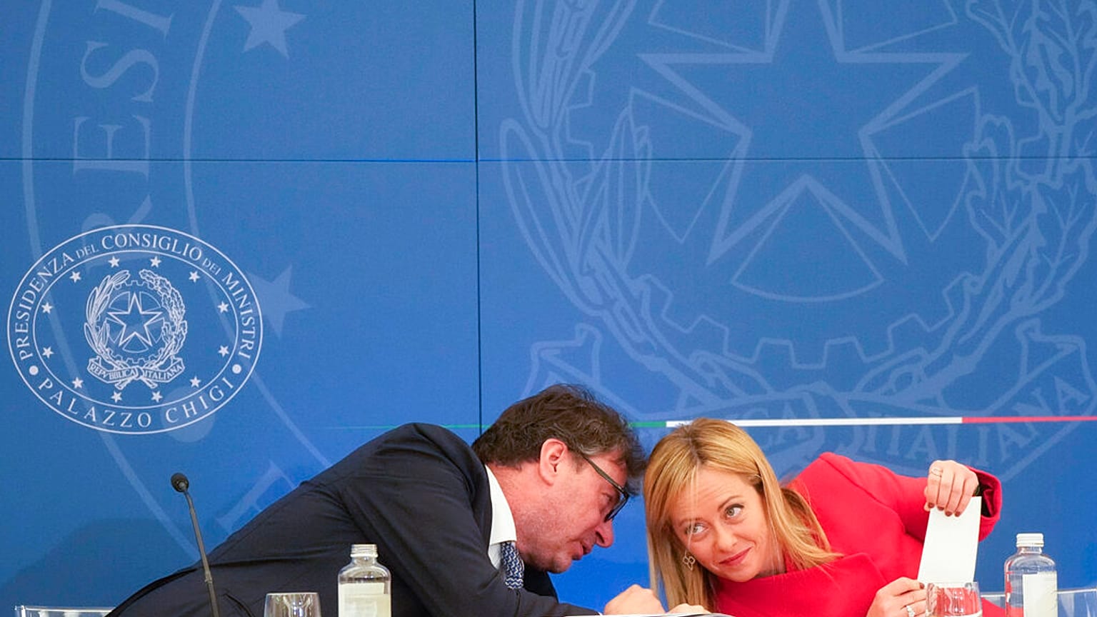 Il ministro dell'Economia Giancarlo Giorgetti e la premier Giorgia Meloni