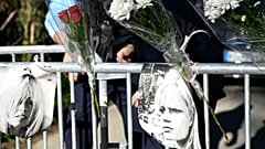 Des affiches à l’effigie de l’actrice Brigitte Bardot sont accrochées à une barrière de sécurité près de son domicile, à Saint-Tropez, en France, dimanche 28 décembre 2025