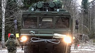 في هذه الصورة المأخوذة من فيديو نشرته الخدمة الصحفية لوزارة الدفاع الروسية يوم الاثنين 29 ديسمبر/كانون الأول 2025، يظهر نظام صواريخ أوريشنيك الروسي 