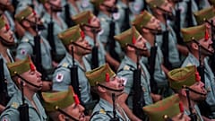 Mitglieder der Legion, bei der Parade