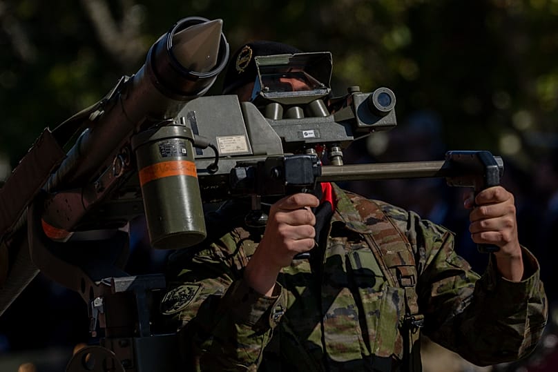 Un militar español, durante el desfile de las FF.AA. en Madrid.