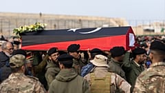 تشييع جثمان الفريق أول محمد علي أحمد الحداد، بعد مقتله مع آخرين في تحطم طائرة إثر إقلاعها من أنقرة، في 28 ديسمبر 2025.
