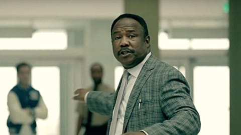 Isiah Whitlock Jr. in a scene from The Mist (2017)