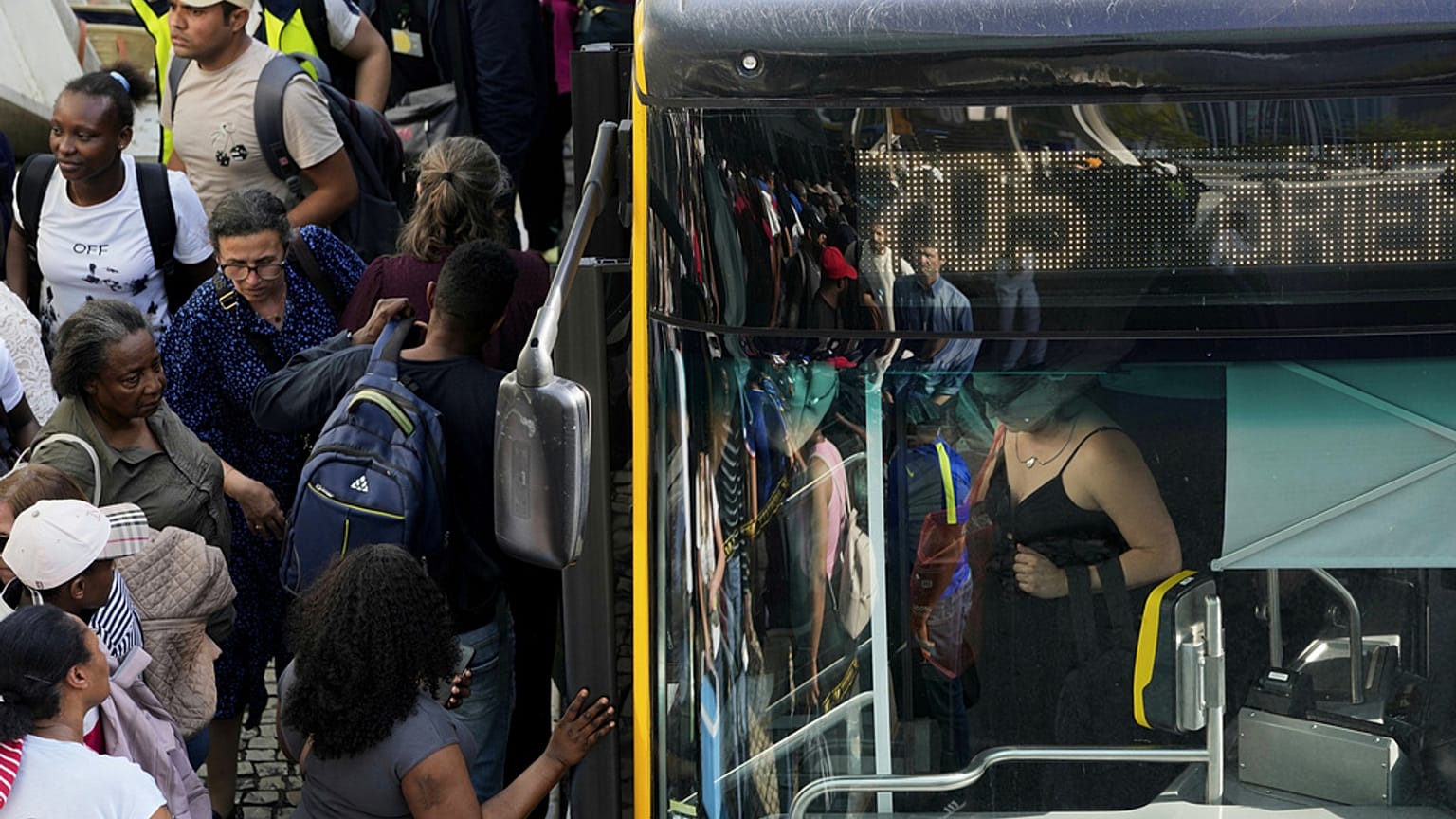 Ano novo, contas novas: o que fica mais caro a partir de amanhã