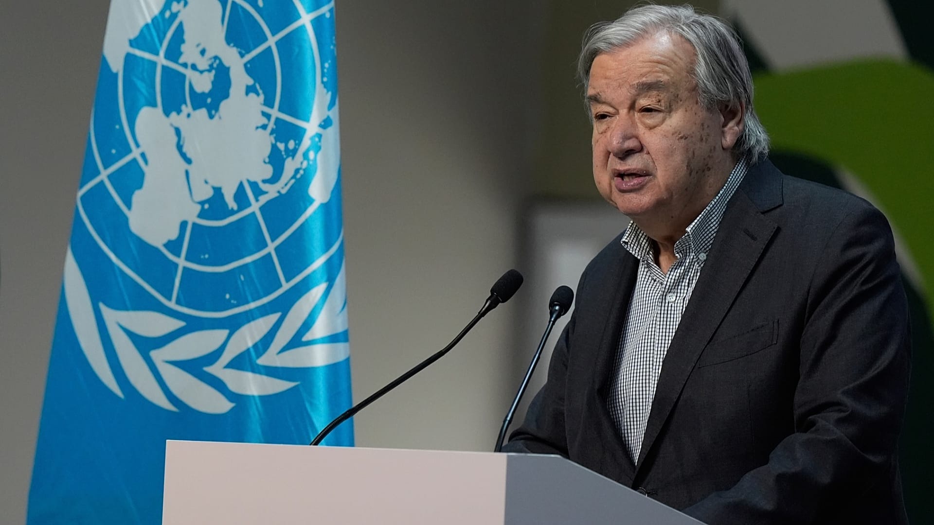 António Guterres, secretário‑geral da ONU, fala numa conferência de imprensa na COP30, cimeira do clima da ONU, quinta‑feira, 20 de novembro de 2025, em Belém, Brasil.