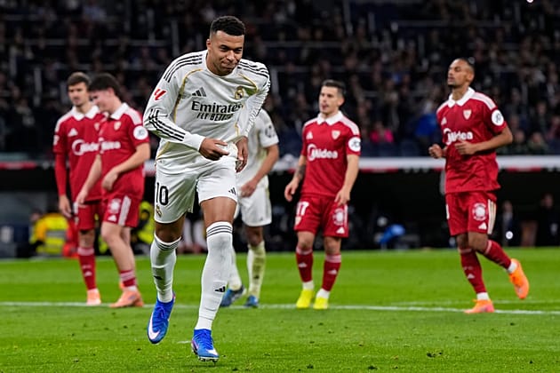 Real Madrid : Kylian Mbappé blessé au genou gauche