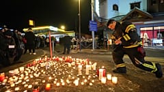 Κεριά στη μνήμη των θυμάτων