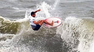 Maroc : les surfeurs célèbrent le Nouvel An sur les vagues de Taghazout