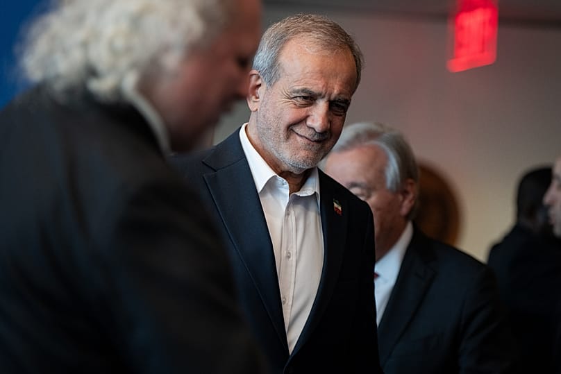 O Presidente do Irão, Masoud Pezeshkian, participa na Assembleia Geral das Nações Unidas em Nova Iorque, 25 de setembro de 2025