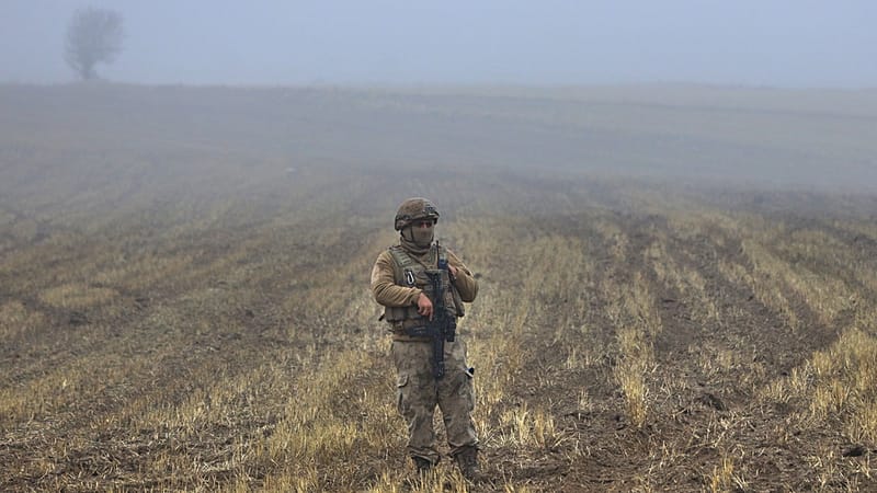 بريطانيا تتولّى تحليل بيانات الصندوق الأسود لطائرة رئيس أركان الجيش الليبي المنكوبة 