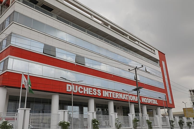 Εξωτερική άποψη του Duchess International Hospital στην Ikeja, 30 Δεκεμβρίου 2025
